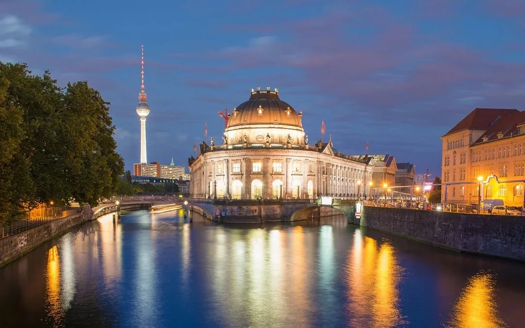 Berlin Spree River Evening Lights & Sunset Cruise Image 9