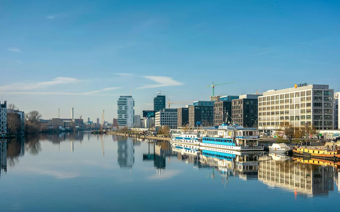 Berlin Spree River West Harbour or East-Side Sightseeing Cruise Image 8
