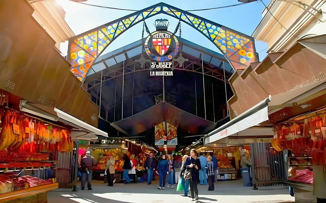 Best of Barcelona: Sagrada Familia, Park Güell, Montjuic & Gothic Quarter Guided Tour Image 2