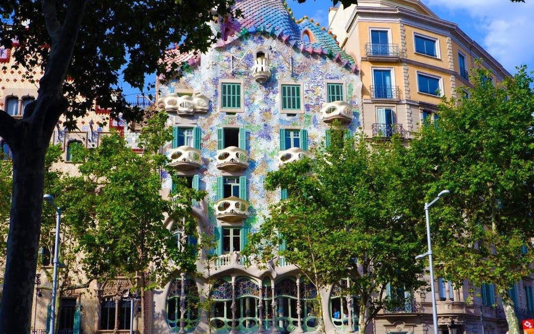 Best of Barcelona: Sagrada Familia, Park Güell, Montjuic & Gothic Quarter Guided Tour Image 3