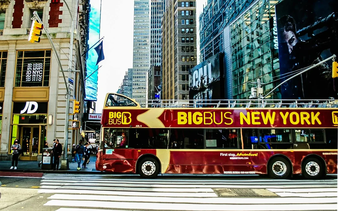 Best of NYC: Hop-on Hop-off Tour + Empire State Building Tickets + Circle Line Cruise Image 3