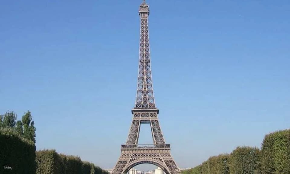 Best of Paris city tour with Eiffel Tower lunch and Seine cruise