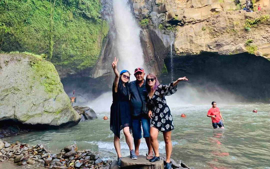 Best Ubud Tour: Monkey forest, Rice Terrace & Waterfall Image 4