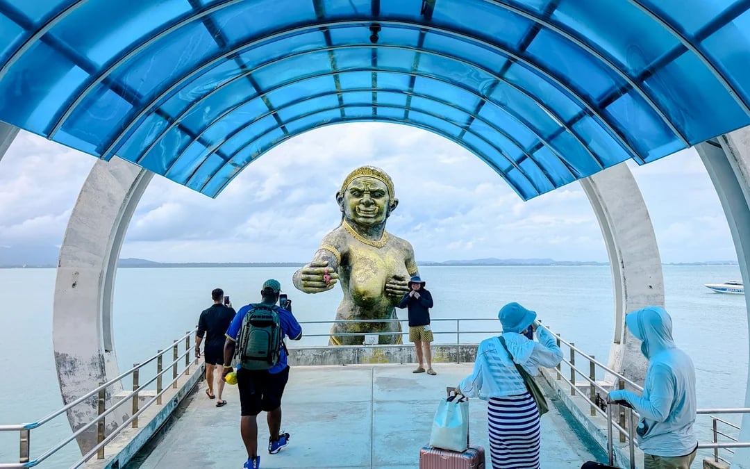 Between Pattaya and Koh Samet: One-Way Transfer by Private Car and Shared Speedboat Image 8