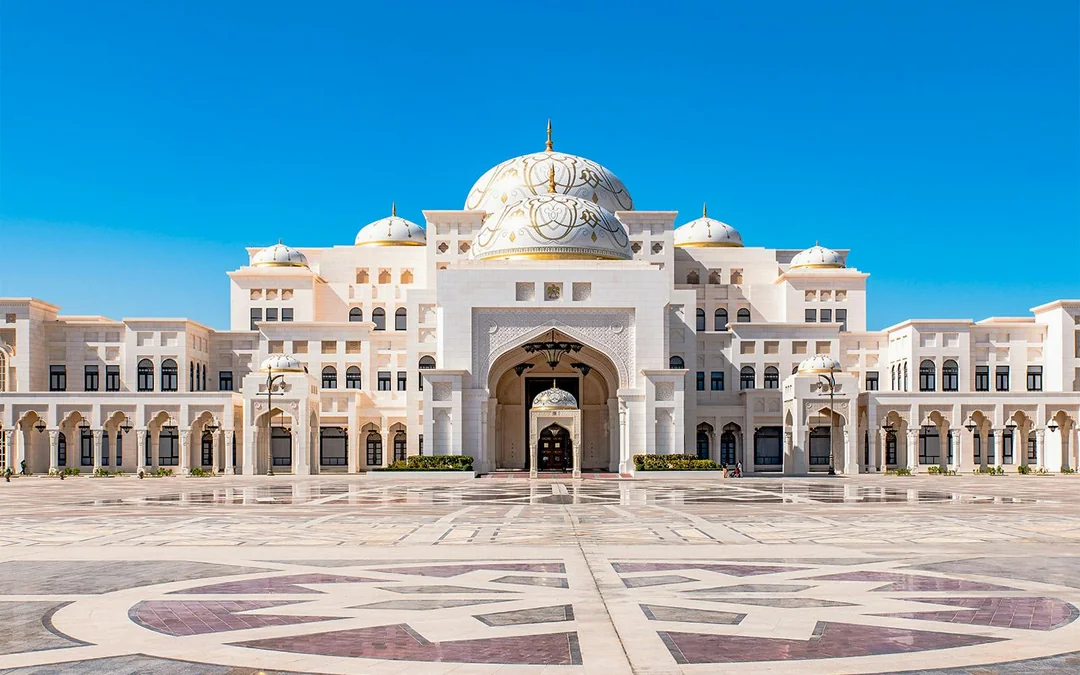 Big Bus: Abu Dhabi Hop-on Hop-off Bus Tour with Optional Louvre Museum Tickets & Presidential Palace Tour Image 5