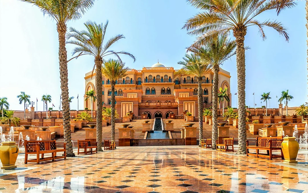 Big Bus: Abu Dhabi Hop-on Hop-off Bus Tour with Optional Louvre Museum Tickets & Presidential Palace Tour Image 6