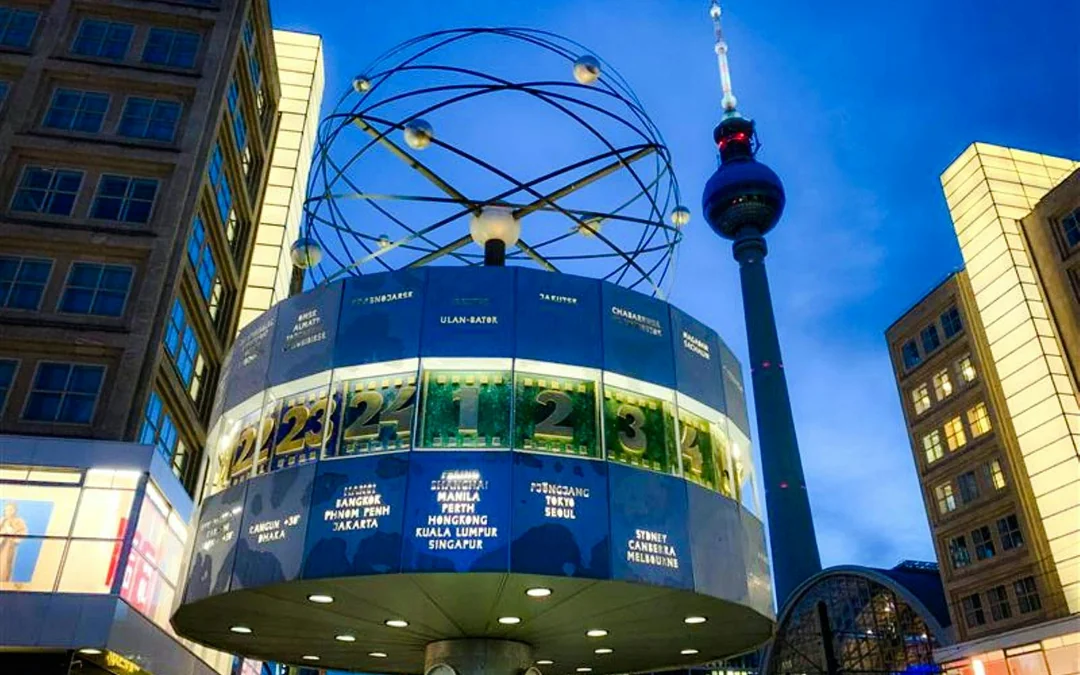 Big Bus: Berlin Festival of Lights Night Tour
 Image 6