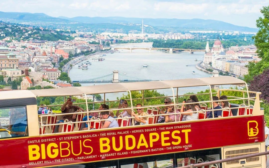 Big Bus: Budapest Hop-on Hop-off Bus Tour Image 2