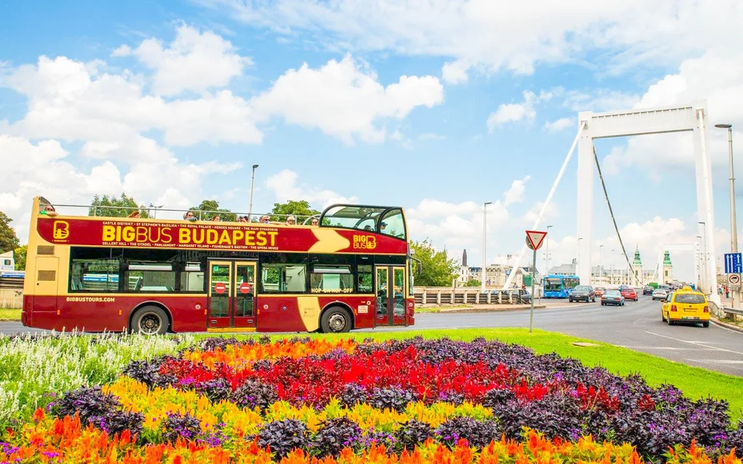 Big Bus: Budapest Hop-on Hop-off Bus Tour Image 9