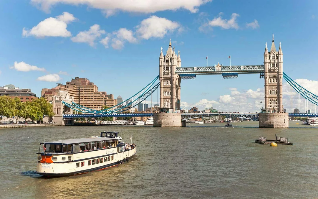 Big Bus: London Hop-on-Hop-off Bus Tour with Optional Thames River Cruise & Evening Tour Image 8