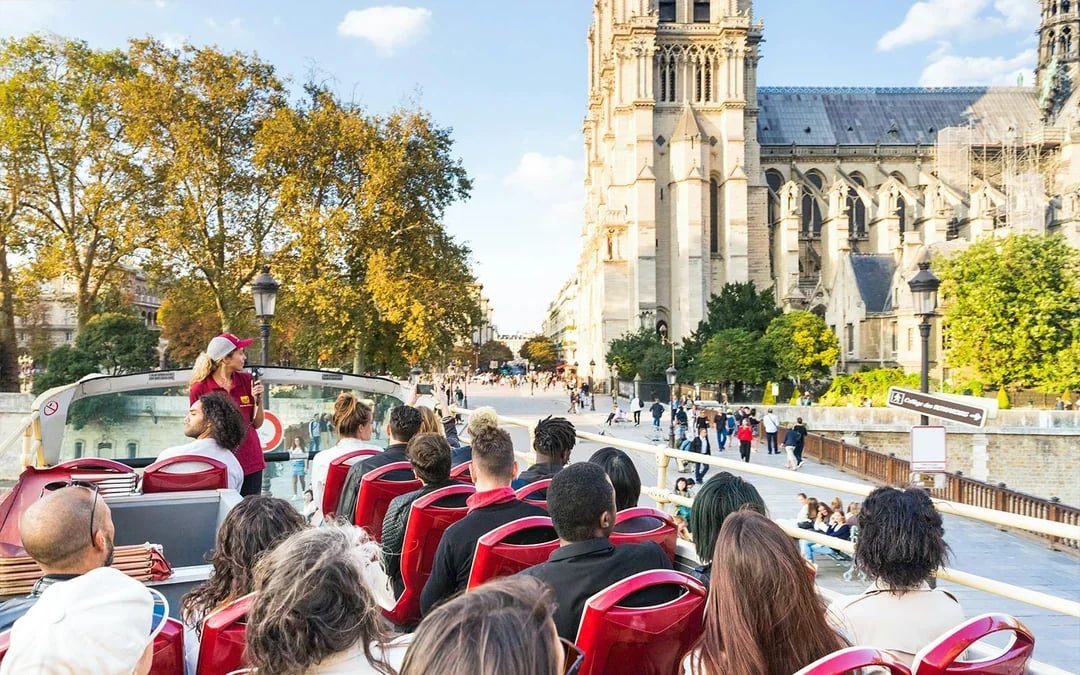 Big Bus: Paris Hop-on Hop-off Bus Tour & Pantheon Entry Tickets Image 9