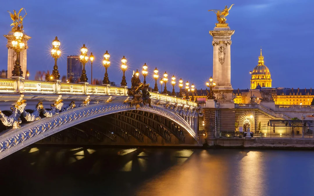 Big Bus: Paris Panoramic Night Bus Tour Image 5
