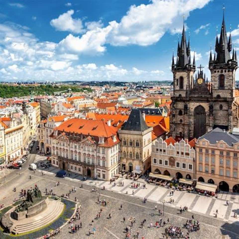 Big Bus Prague Hop-On Hop-Off Tour with Optional River Cruise