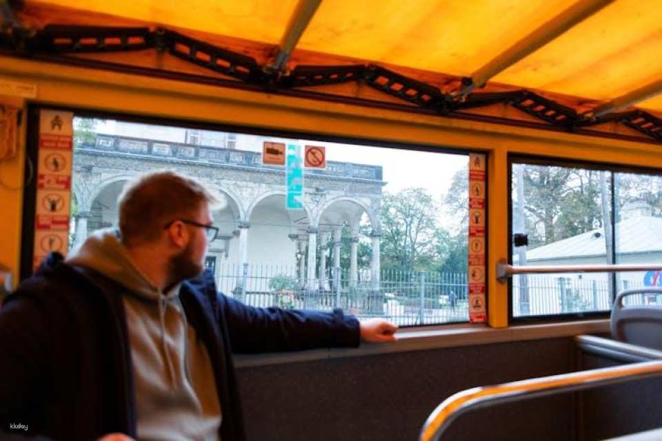 Big Bus Prague Hop-On Hop-Off Tour with Optional River Cruise