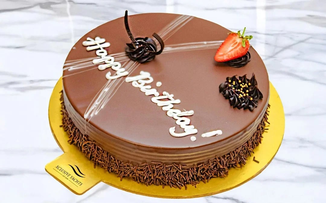 Birthday at Sea Package: 3-Hour Luxury Yacht Rental from Dubai Marina Image 3