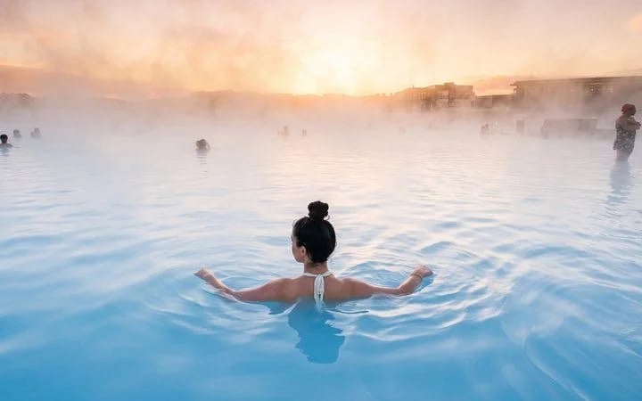 Blue Lagoon Iceland Admission Ticket with Spa Facilities, Towel, and Mud Masks Image 6