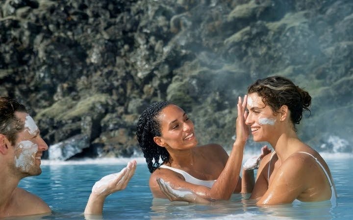 Blue Lagoon Iceland Admission Ticket with Spa Facilities, Towel, and Mud Masks Image 7