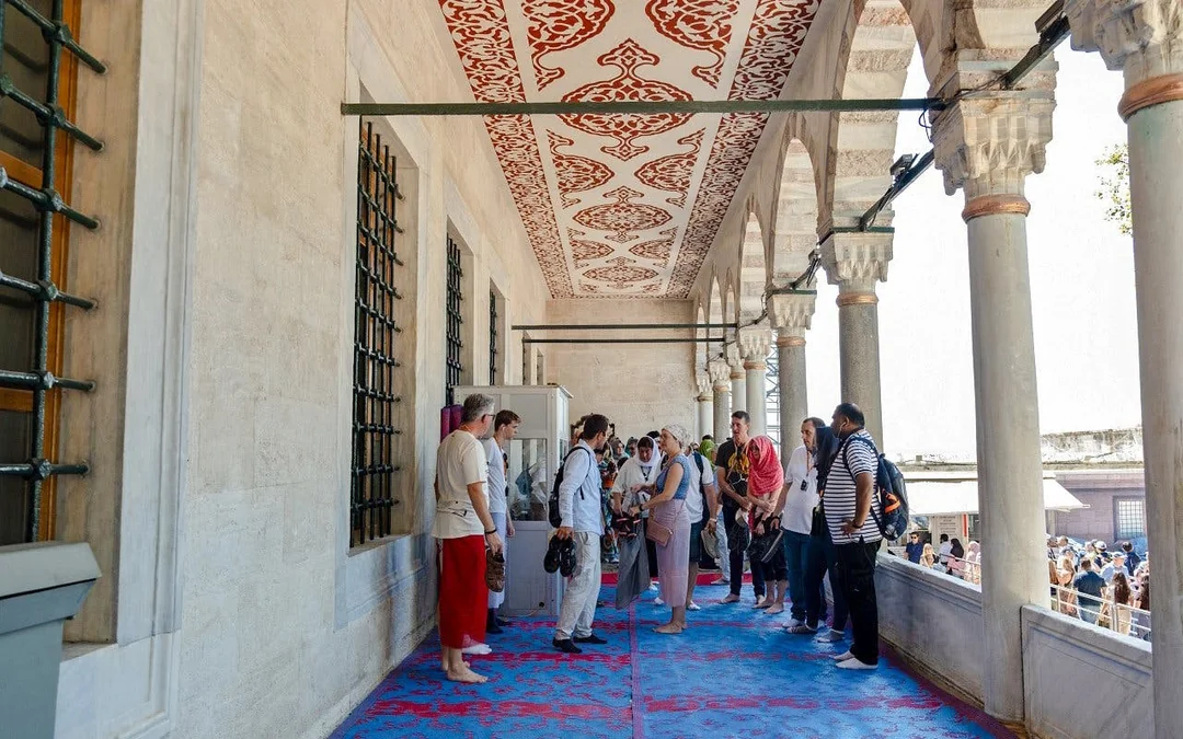 Blue Mosque + Hagia Sophia Small-Group Guided Tour with Entry Tickets Image 2