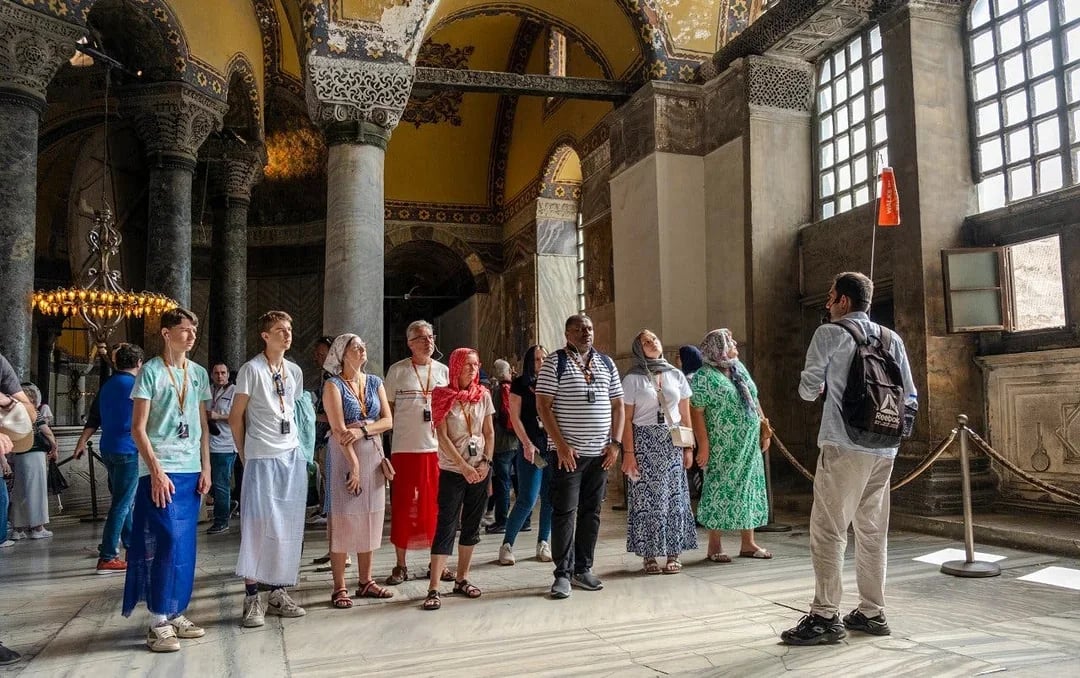 Blue Mosque + Hagia Sophia Small-Group Guided Tour with Entry Tickets Image 4