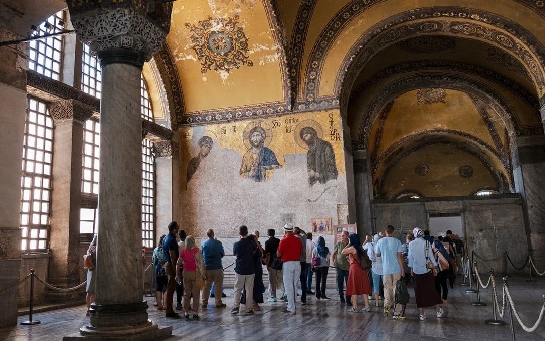 Blue Mosque + Hagia Sophia Small-Group Guided Tour with Entry Tickets Image 10
