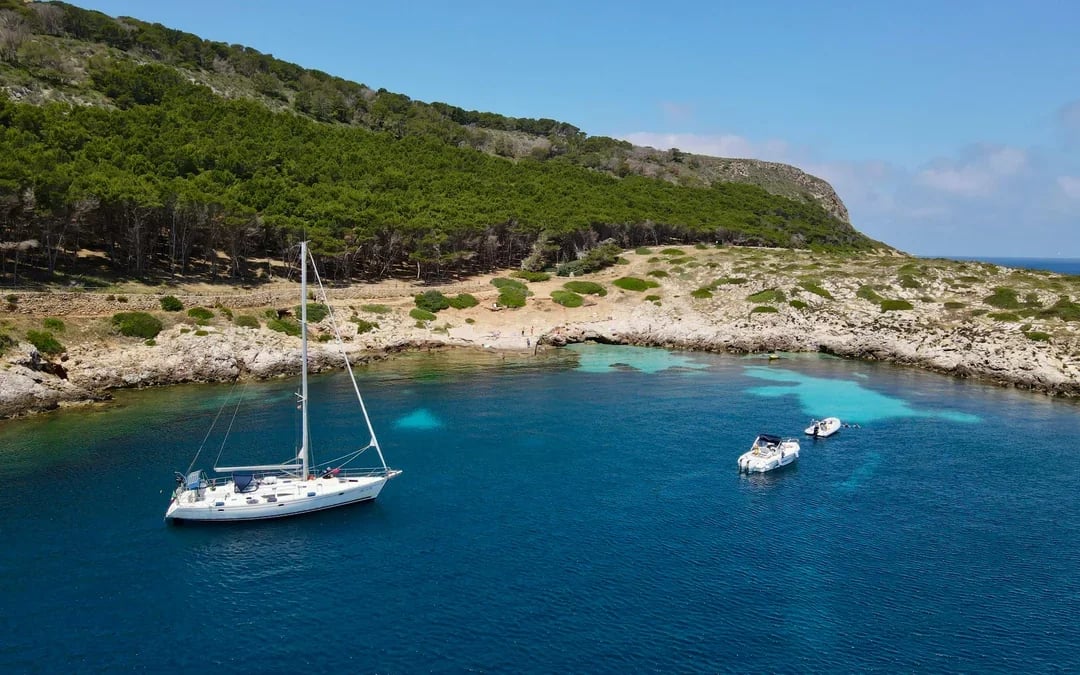Boat tours of Favignana and Levanzo from Trapani Image 1