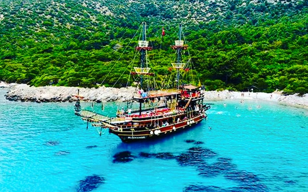 Bodrum Pirate Boat Cruise with BBQ Lunch and Hotel Transfer Image 8