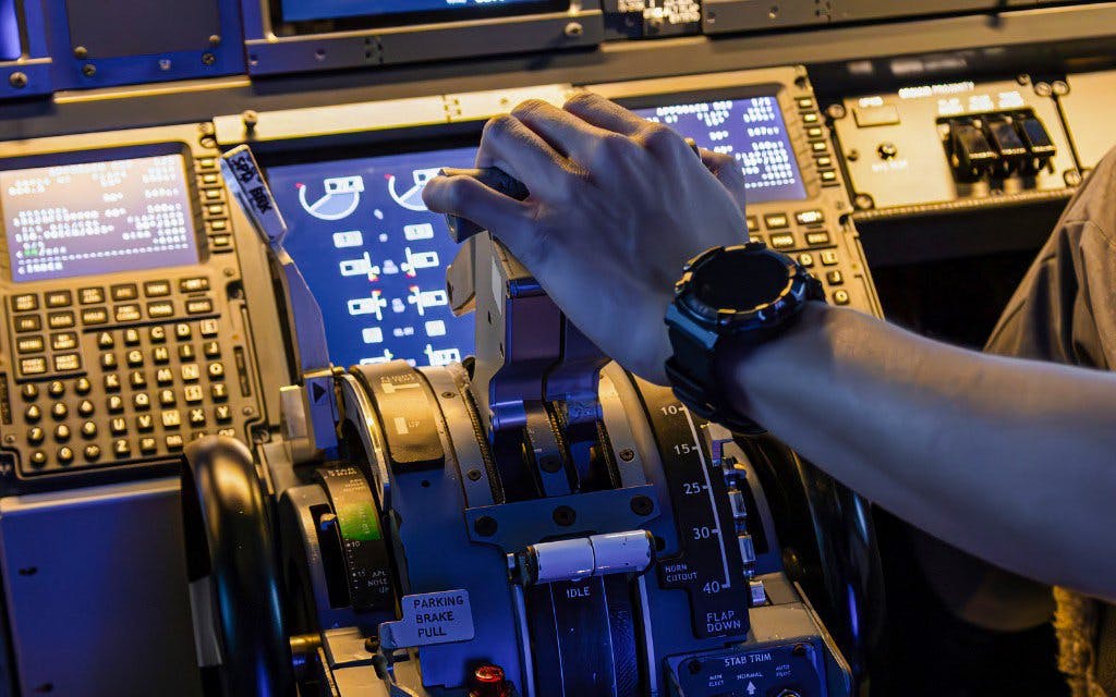 Boeing 737 Flight Experience at Singapore Flyer Image 3