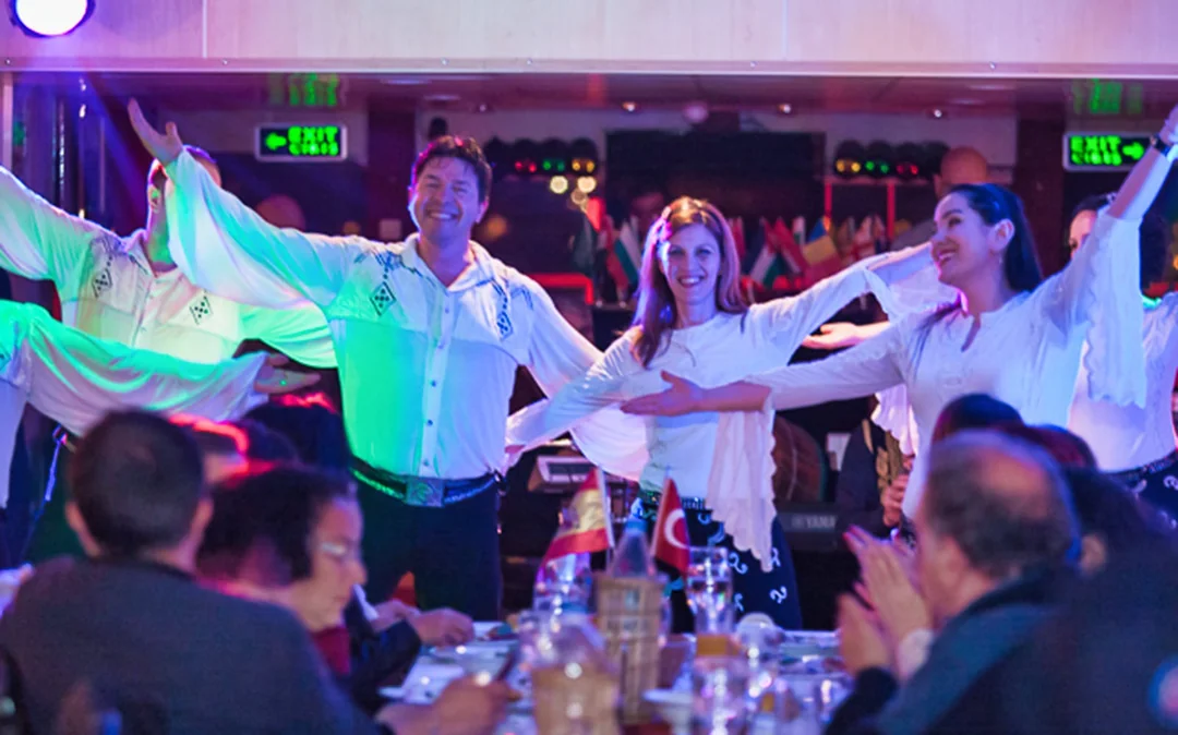 Bosphorus 3-Course Dinner Cruise with Live Entertainment & DJ Image 4