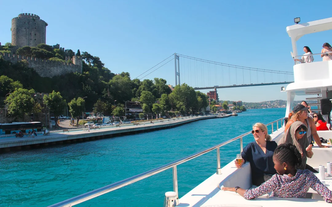 Bosphorus & Black Sea 2-Course Lunch Cruise with Swimming Opportunity Image 5