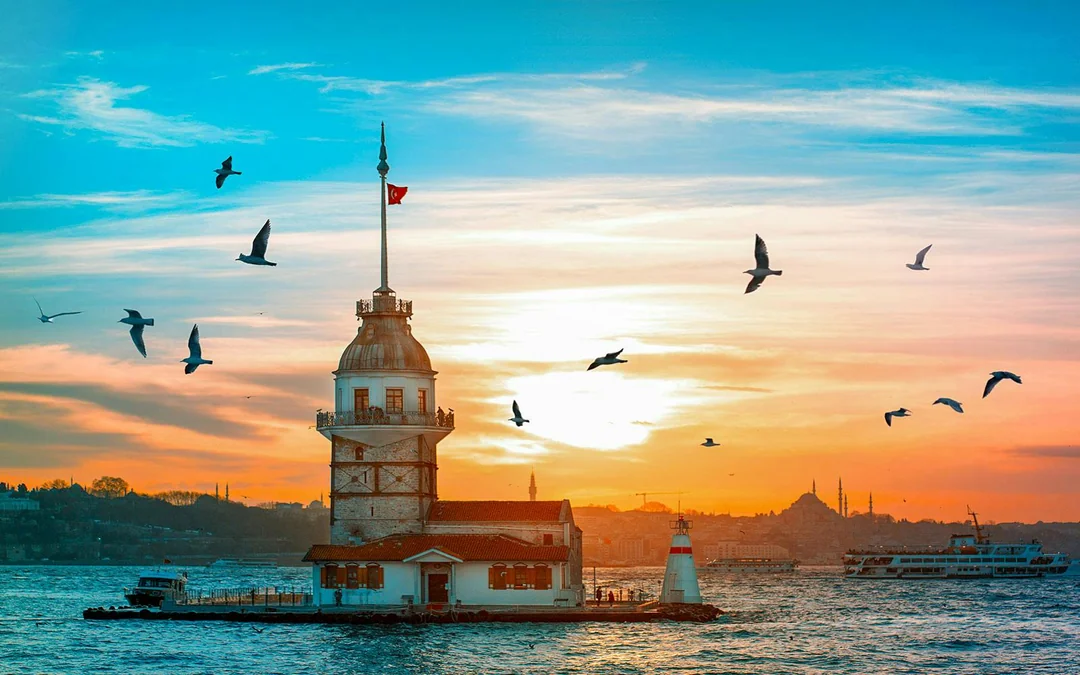 Bosphorus & Golden Horn Sunset Yacht Cruise with English-Speaking Guide Image 3
