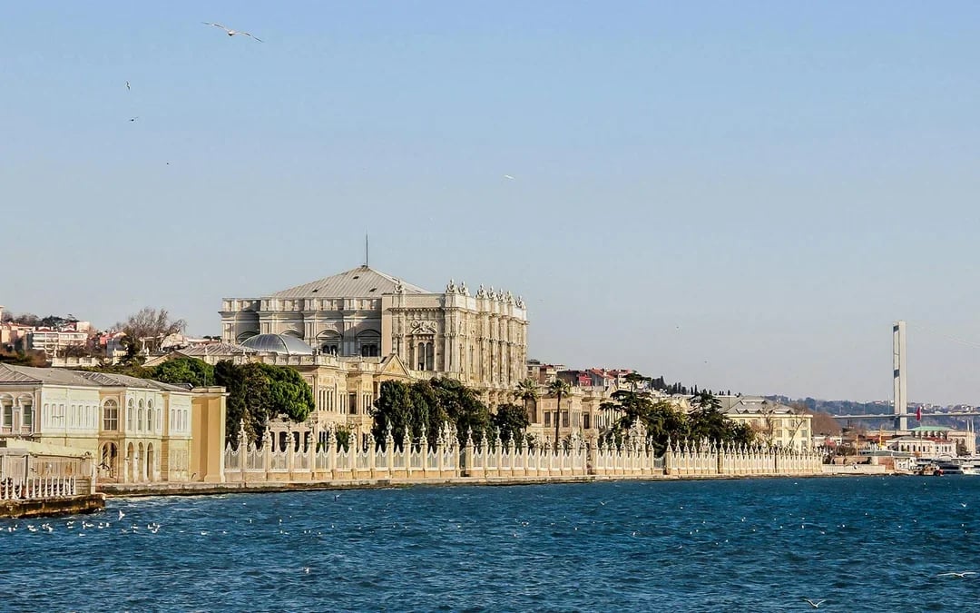 Bosphorus & Golden Horn Sunset Yacht Cruise with English-Speaking Guide Image 4