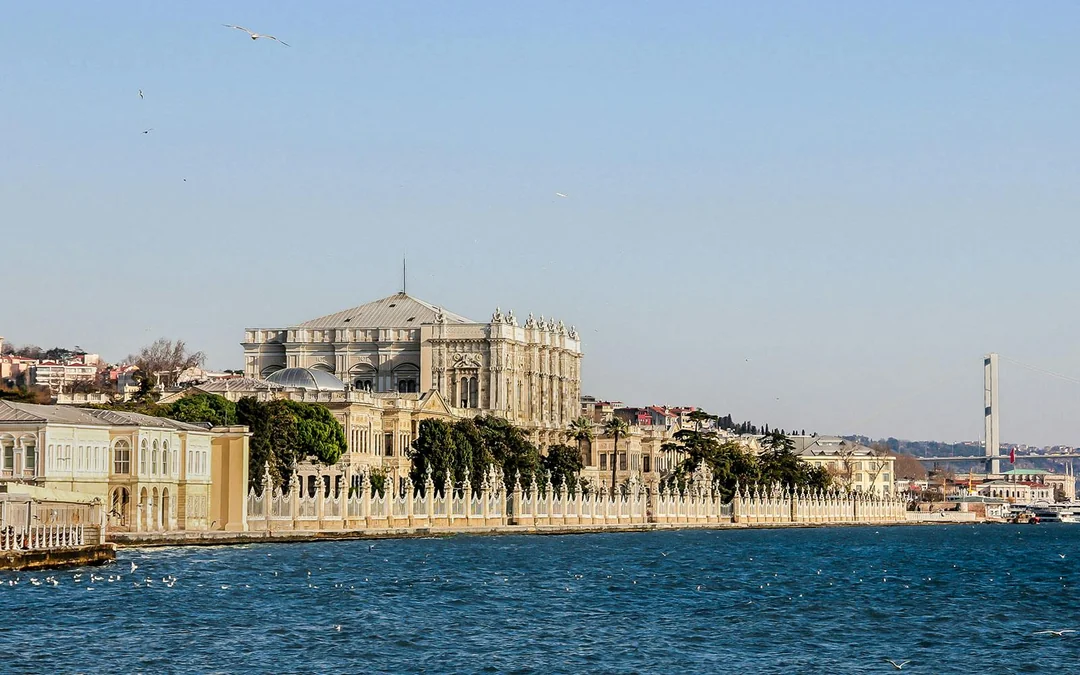 Bosphorus & Golden Horn Sunset Yacht Cruise with English-Speaking Guide Image 4
