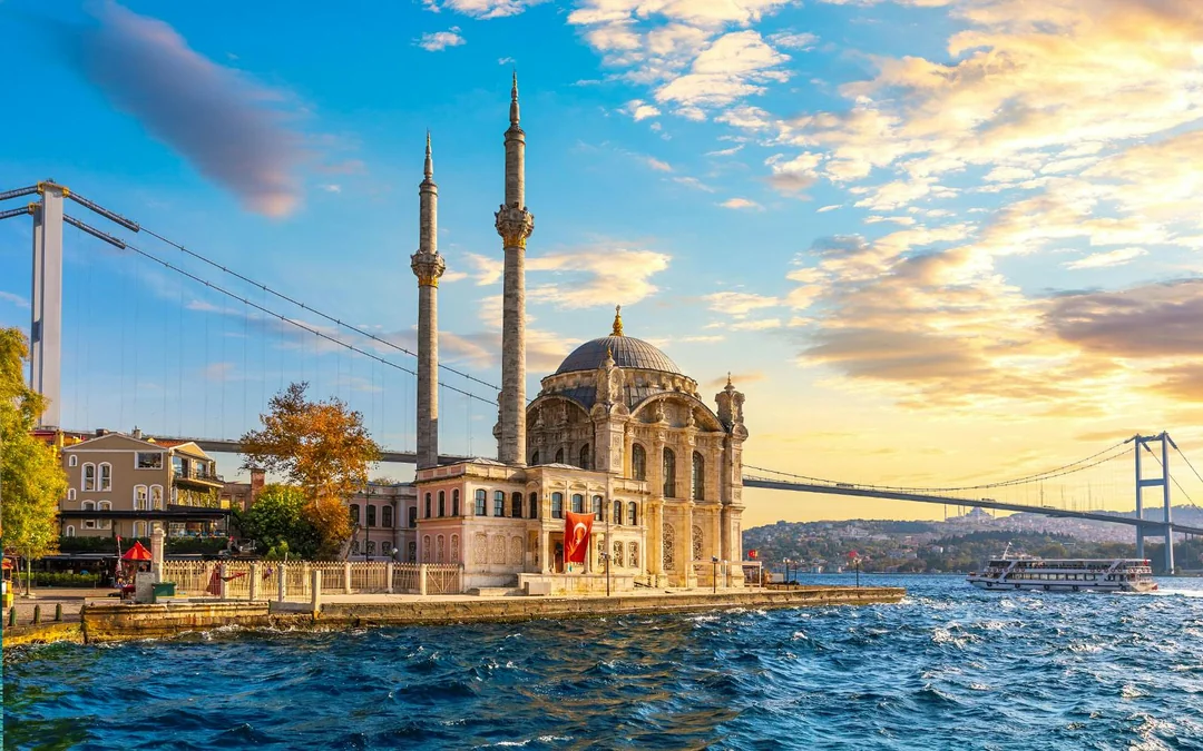 Bosphorus & Golden Horn Sunset Yacht Cruise with English-Speaking Guide Image 5