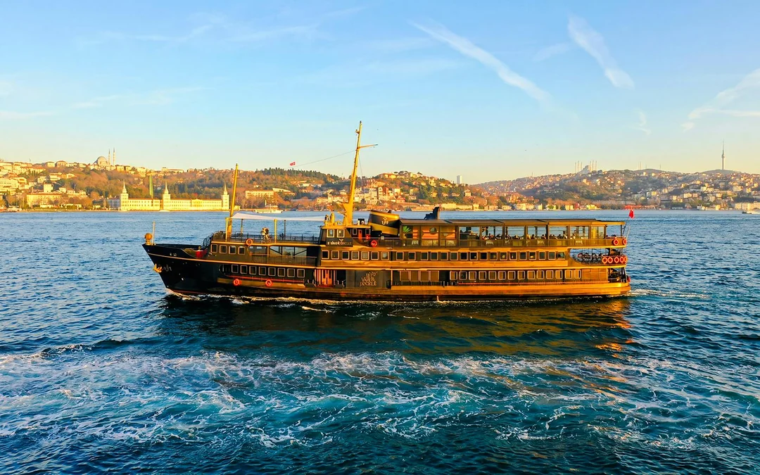 Bosphorus Cruise with Breakfast at Le Vapeur Magique Image 1