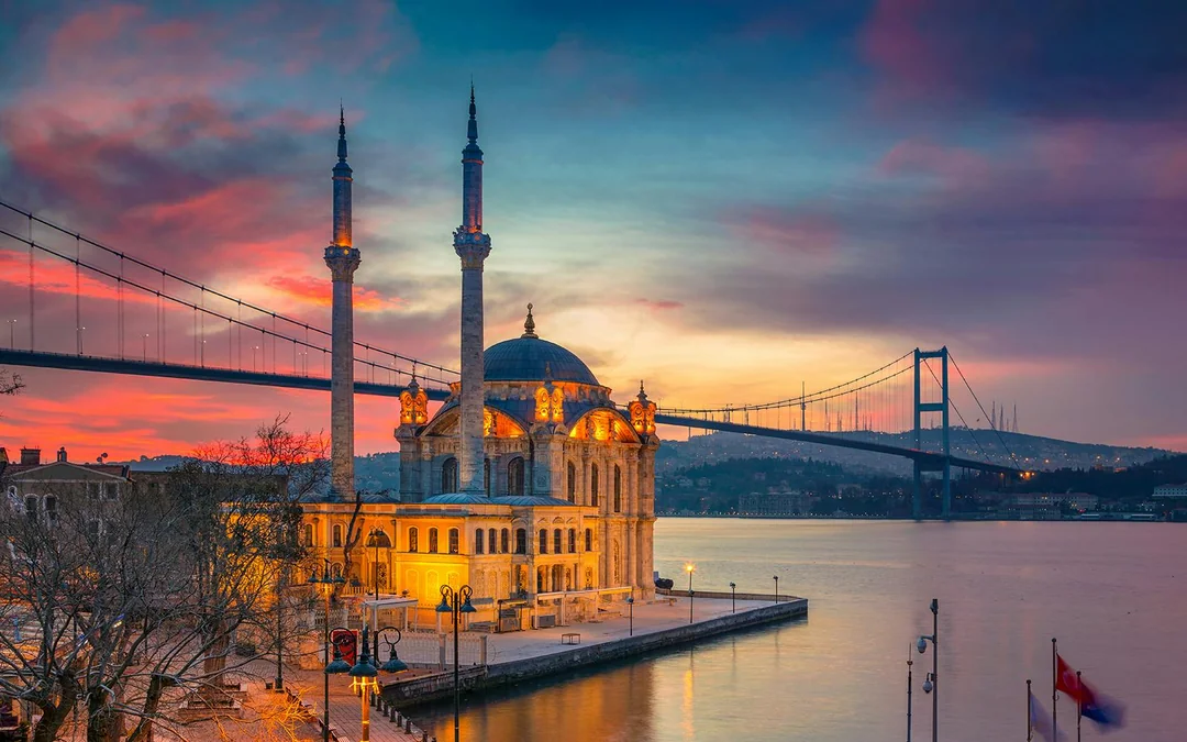 Bosphorus Dinner Cruise with Turkish Show & Live Music Image 5