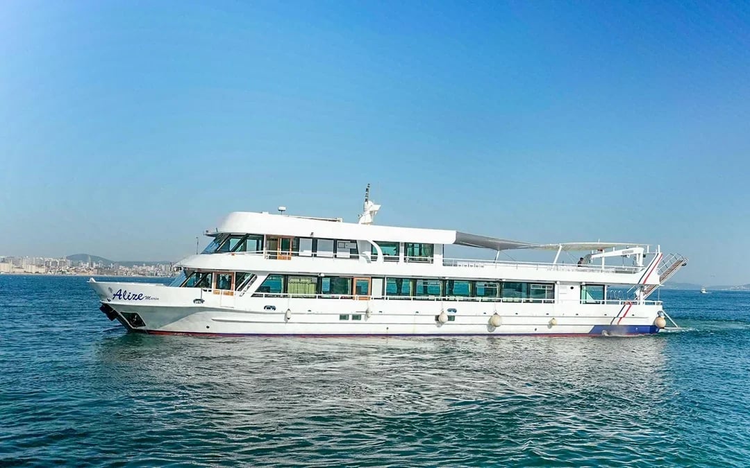 Bosphorus Golden Horn Cruise Image 7