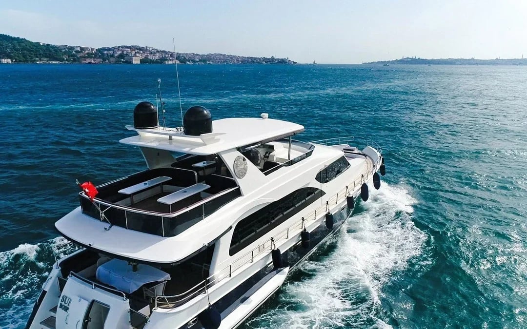 Bosphorus Yacht Cruise with Stopover on Asian Side Image 7