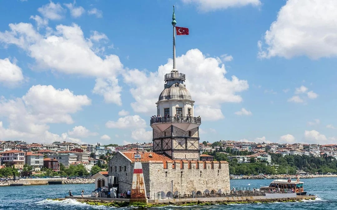 Bosphorus Yacht Cruise with Stopover on Asian Side Image 10