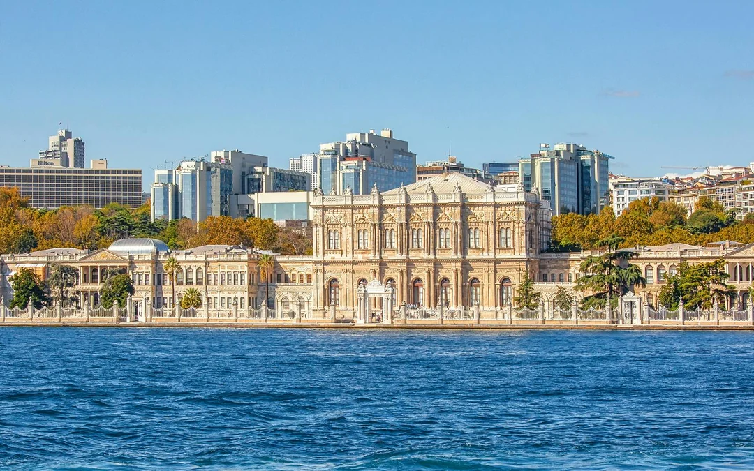 Bosphorus Yacht Sightseeing Cruise with Soft Drinks & Snacks Image 3