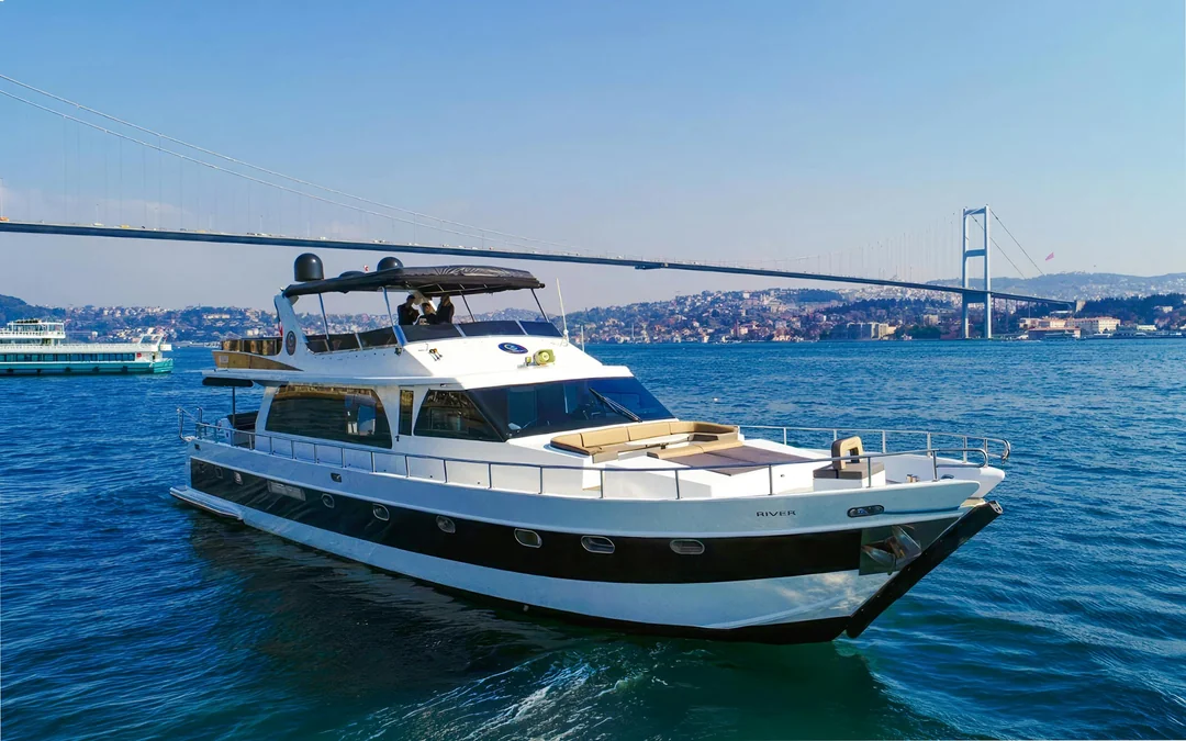 Bosphorus Yacht Sightseeing Cruise with Soft Drinks & Snacks Image 4