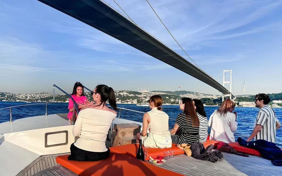 Bosphorus Yacht Sightseeing Cruise with Soft Drinks & Snacks Image 10