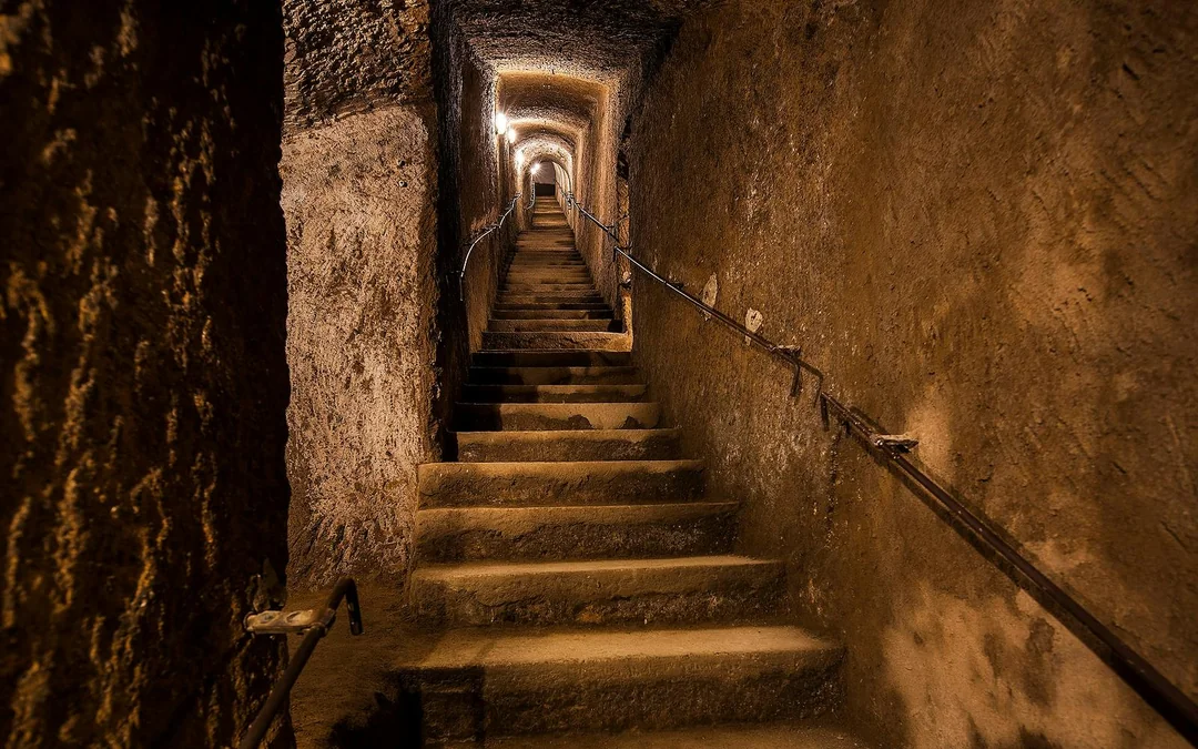 Bourbon Tunnel Entry Tickets & Guided Tour Image 3