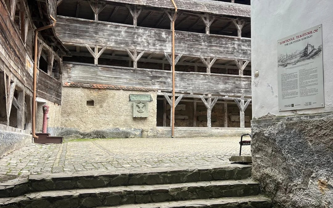 Brașov Guided Walking Tour with Local Stories Image 3