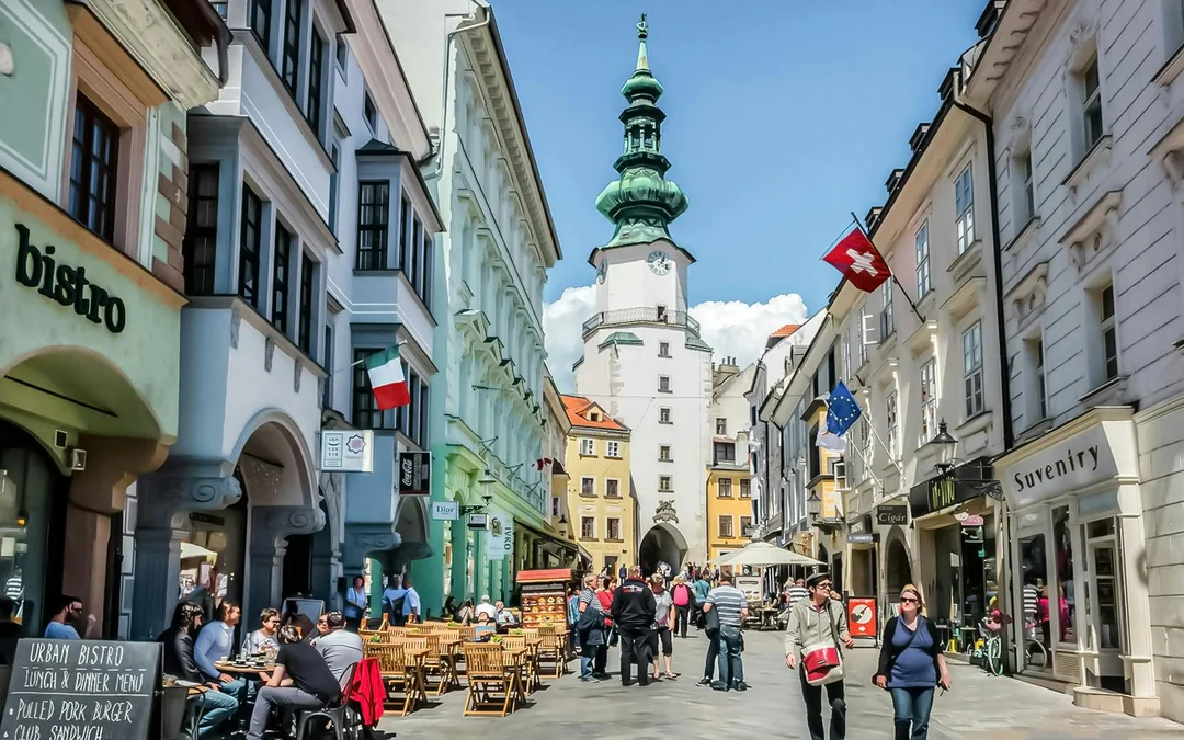 Bratislava Guided Walking Tour with Castle Entry Image 2