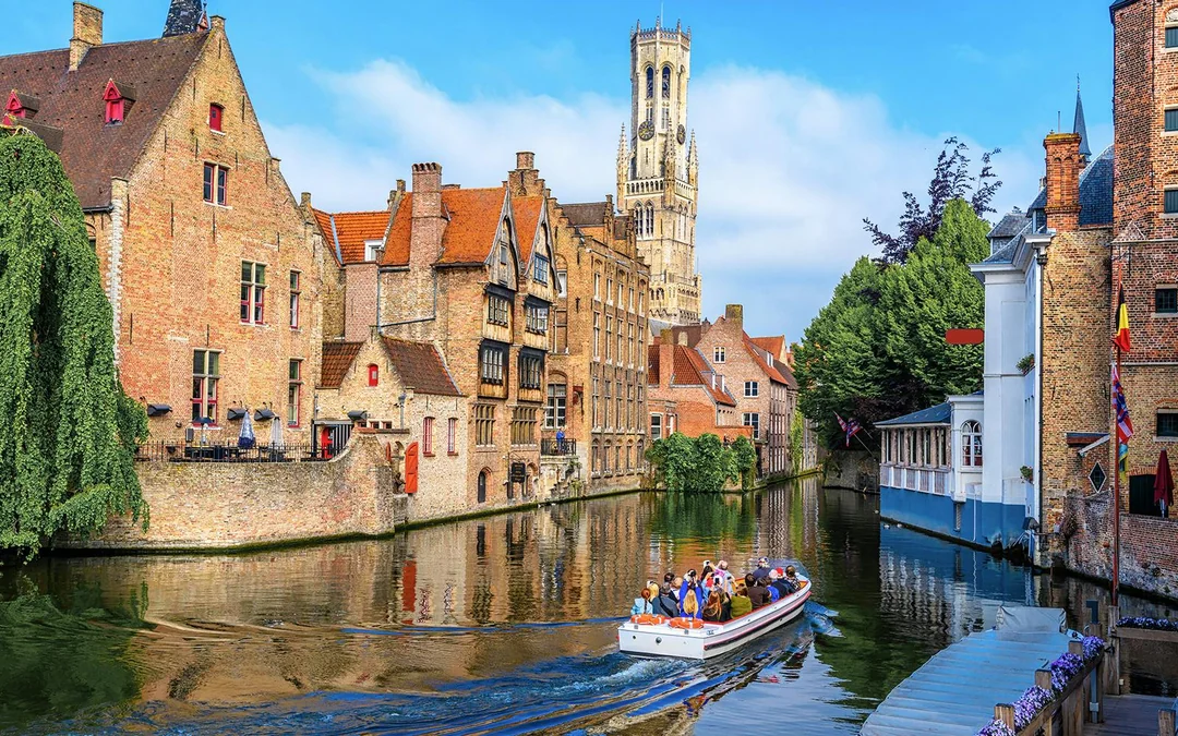 Bruges: Guided Tour & Boat Ride with Optional Beer Tasting Image 1