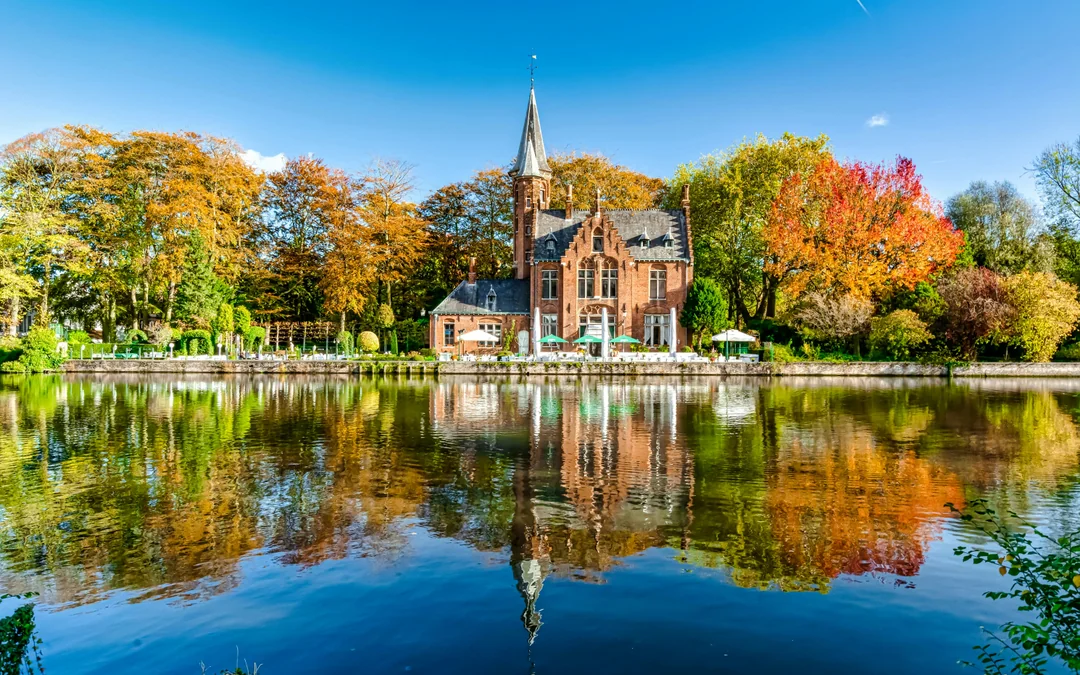 Bruges: Guided Tour & Boat Ride with Optional Beer Tasting Image 4