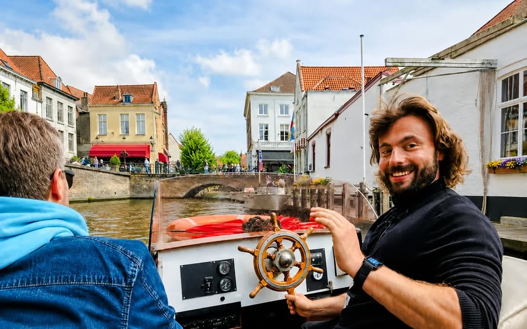 Bruges Small-Group Walking Tour with Canal Cruise and Belgian Praline Tasting Image 7