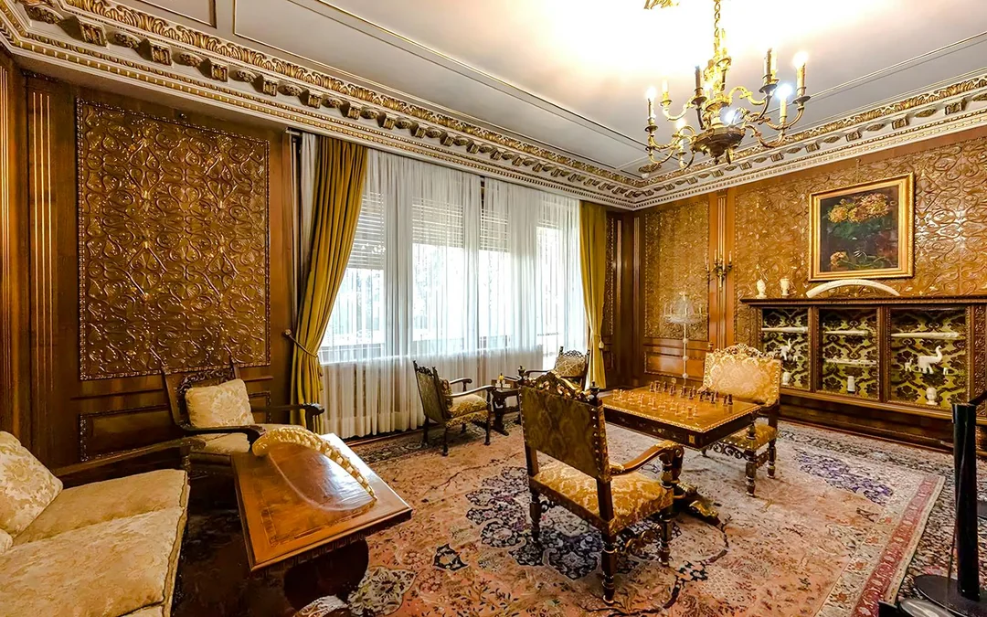 Bucharest: Palace of Parliament, Ceaușescu Mansion & Village Museum Guided Tour with Transfers Image 2