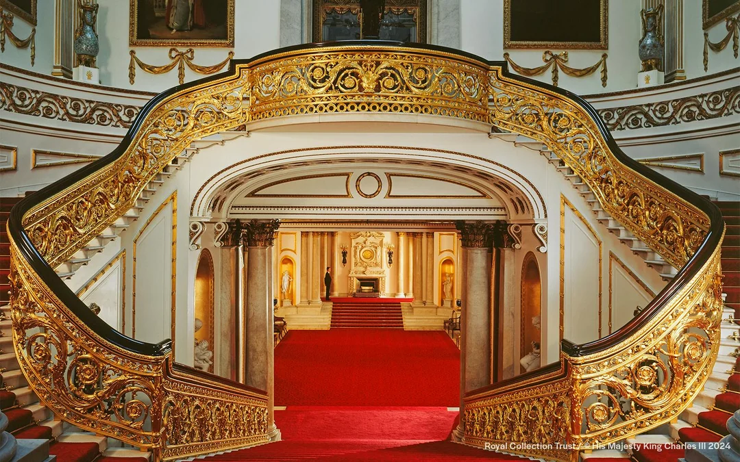 Buckingham Palace State Rooms Tickets & Changing the Guard Tour Image 3
