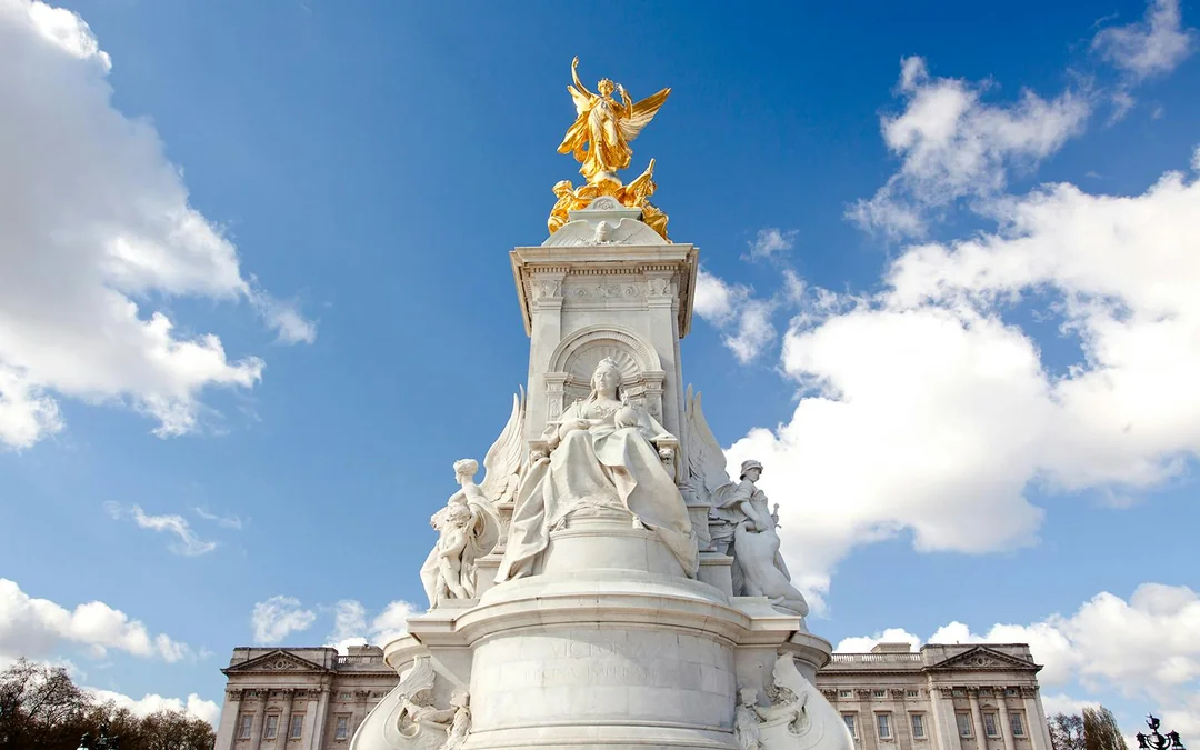 Buckingham Palace State Rooms Tickets & Changing the Guard Tour Image 4